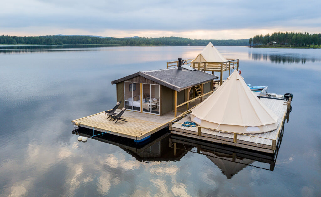 Floating Safari Camp - Summer in Sweden